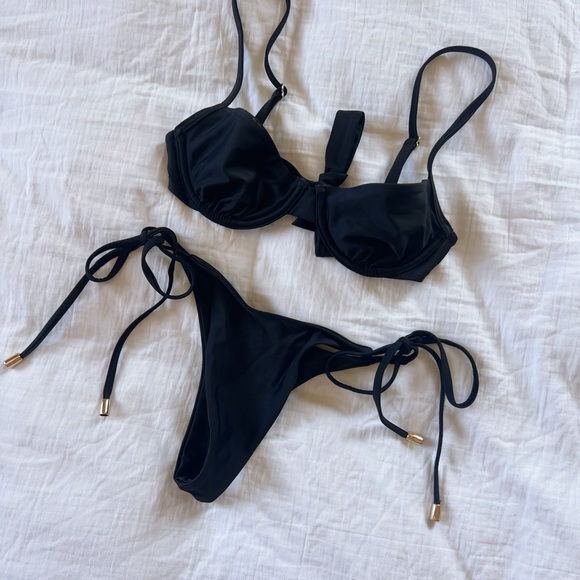 Little Black Bikini - Picture 1 of 6